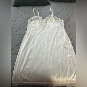 Komar Ivory Lace Trim Chemise full slip